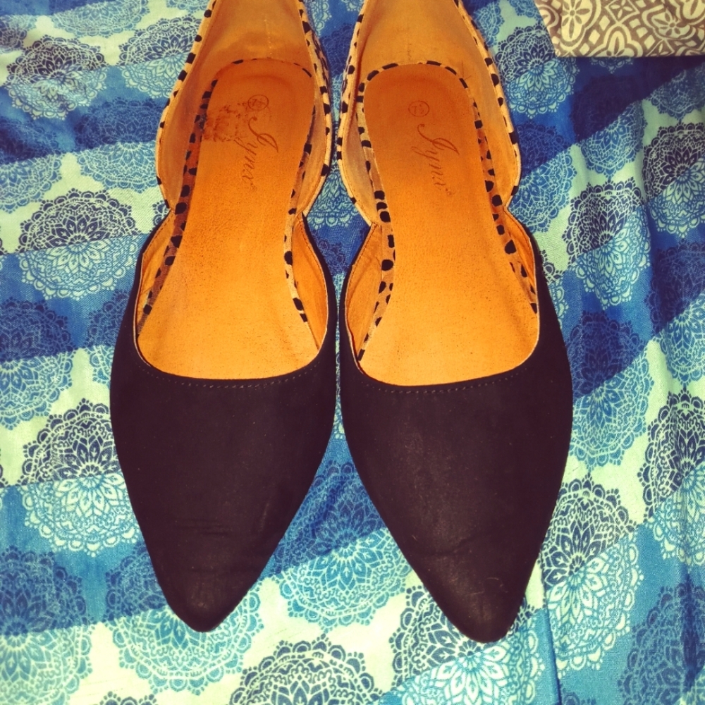 Ladies flats